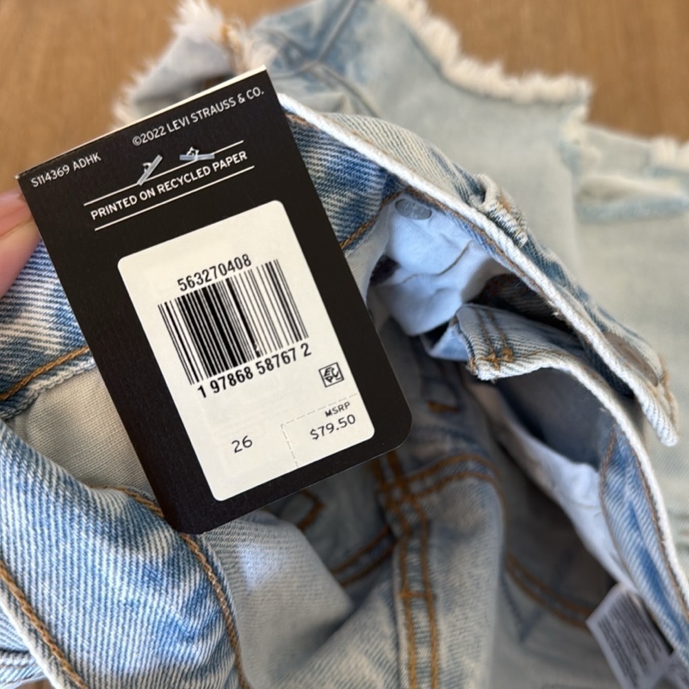 Levi’s Shorts - Picture 4 of 6